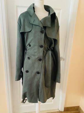 Elie Tahari trench size xl